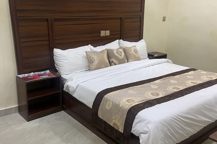 Room 7 of 20
