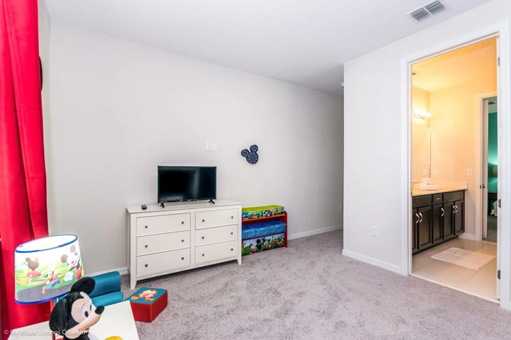 Room 5 of 23