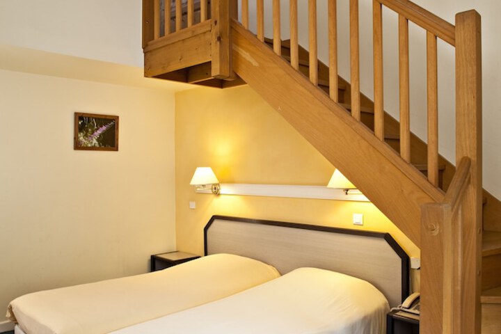 Room 4 of 38