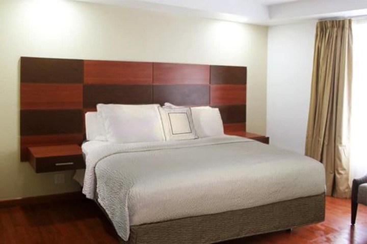 Room 10 of 62