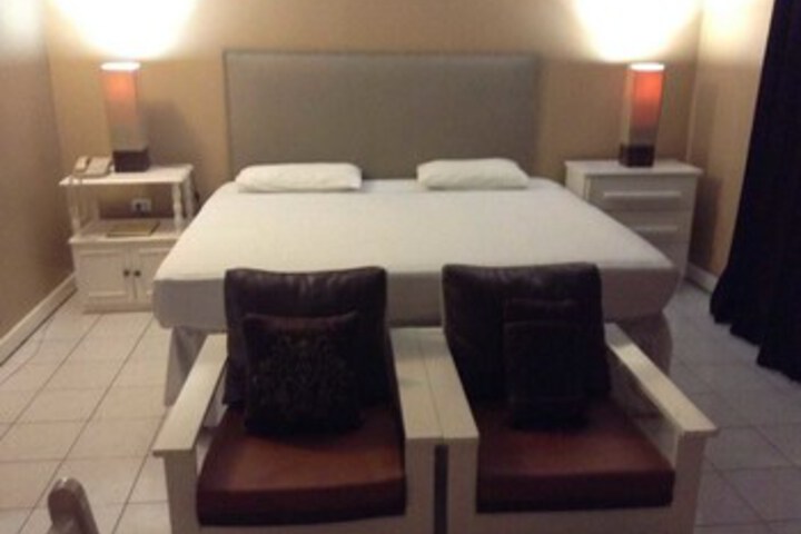 Room 25 of 39
