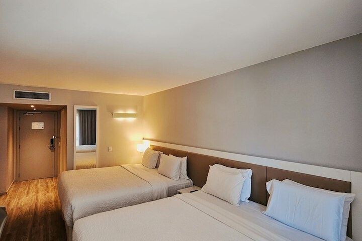 Room 54 of 141