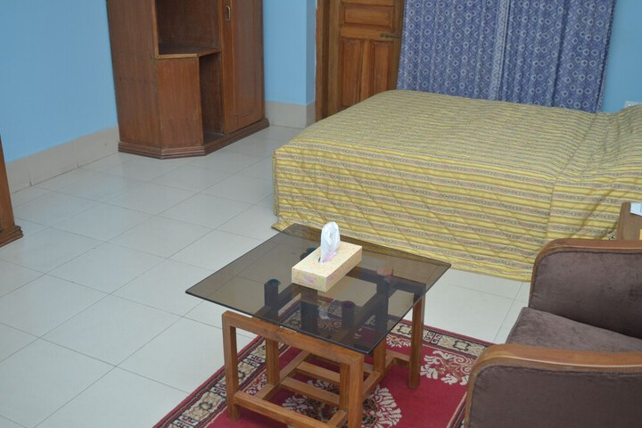 Room 15 of 38