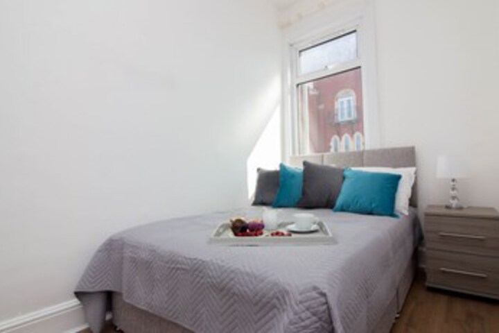 Room 21 of 35