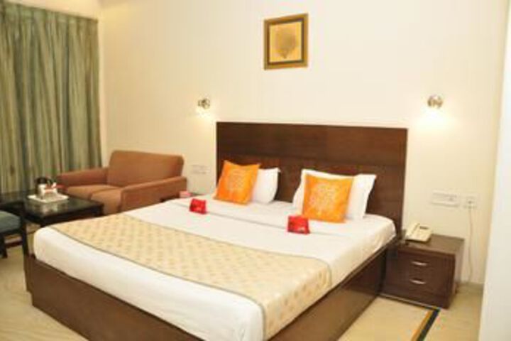 OYO Rooms Mall Road Centre