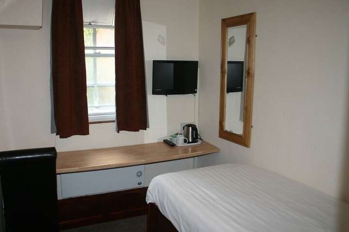 Room 5 of 21