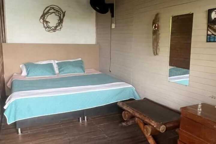 Room 4 of 80