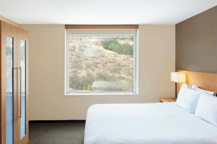 Room 10 of 42