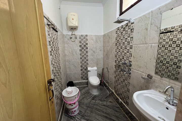 Room 19 of 29