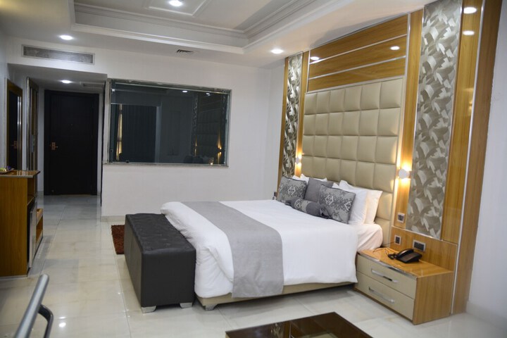 Room 18 of 71