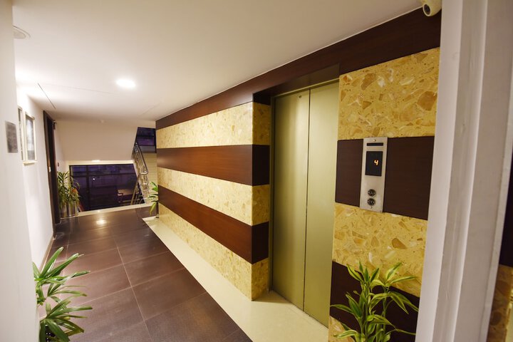 Ballroom/Hall 142 of 151