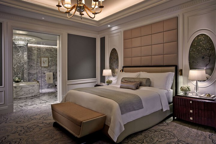 Room 10 of 78
