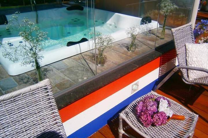 Pool 18 of 38