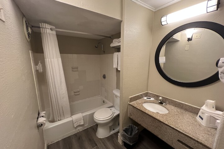 2 Double Beds Accessible Room (4 of 16)