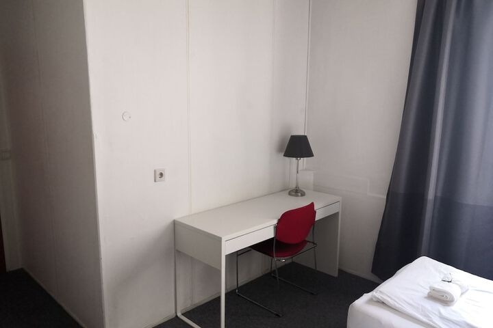 Room 19 of 88