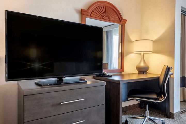 Suite 2 Queen Beds (4 of 10)