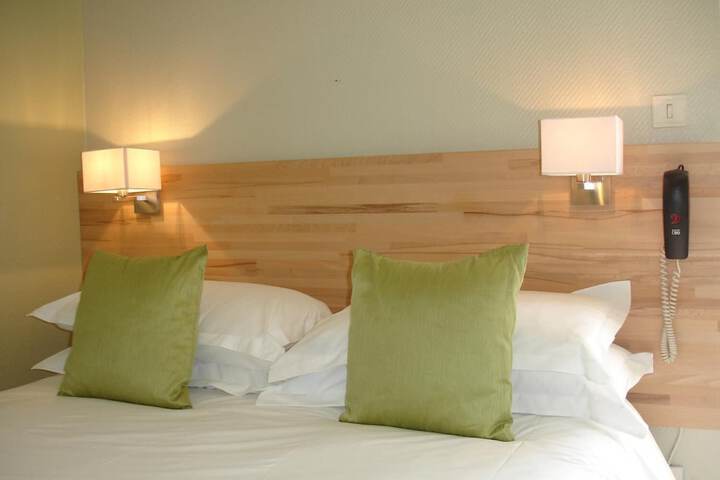 Room 7 of 37