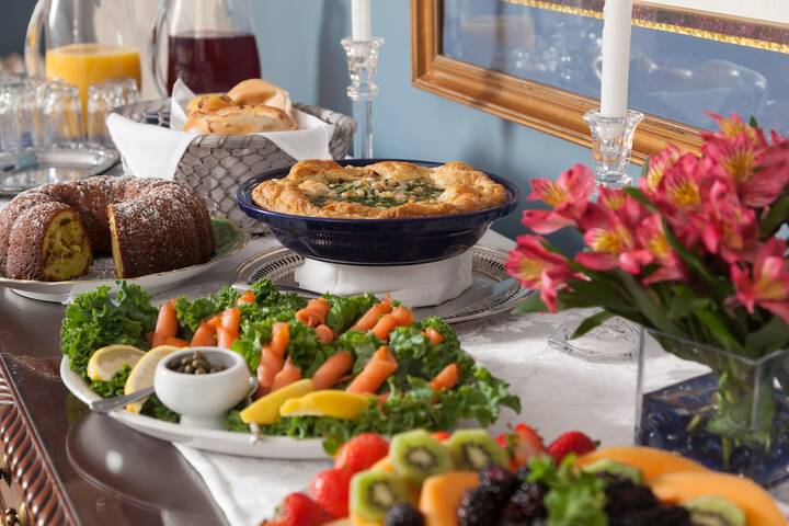 Breakfast/Coffee Service 32 of 45