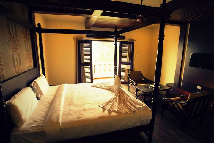 Room 8 of 17