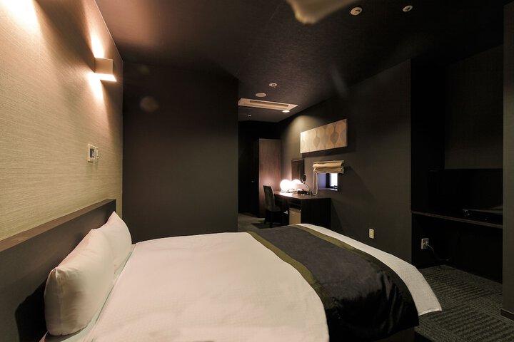Room 7 of 40