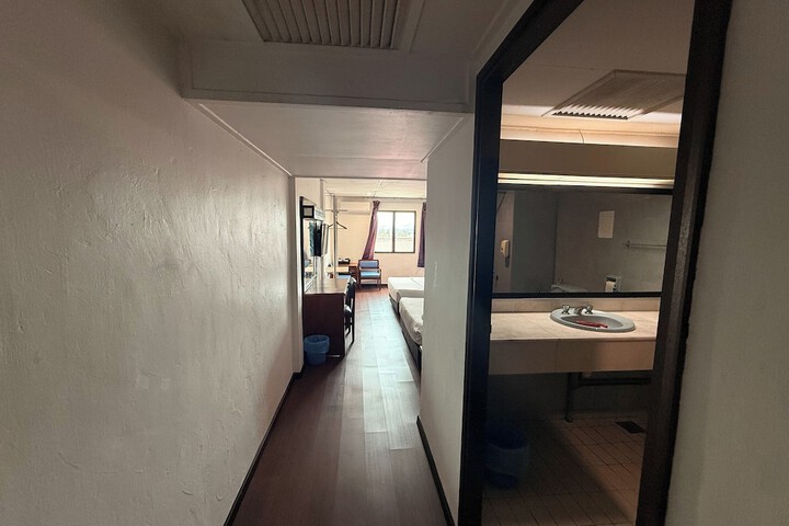 Room 45 of 86