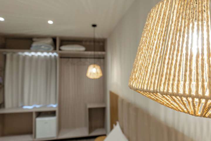 Room 8 of 175