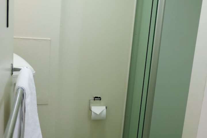 Room 21 of 64