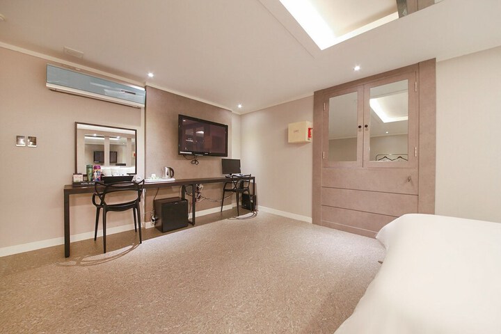 Room 21 of 44