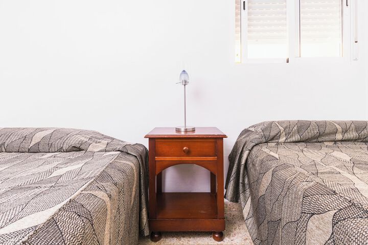 Room 6 of 50