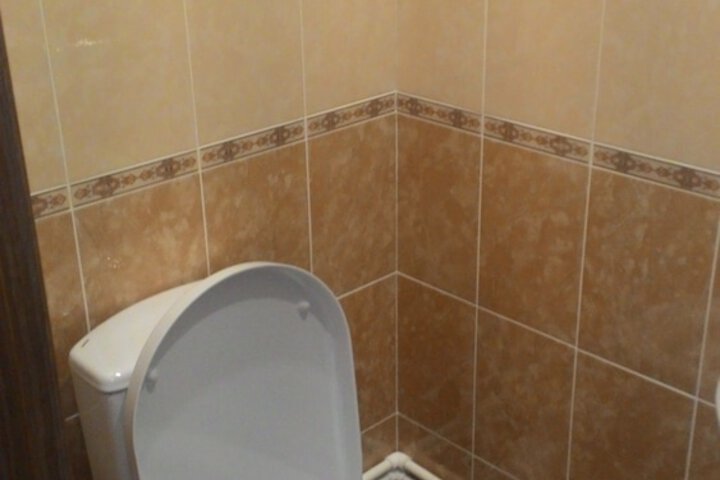 Room 5 of 18