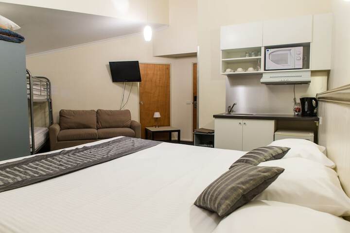 Room 3 of 35