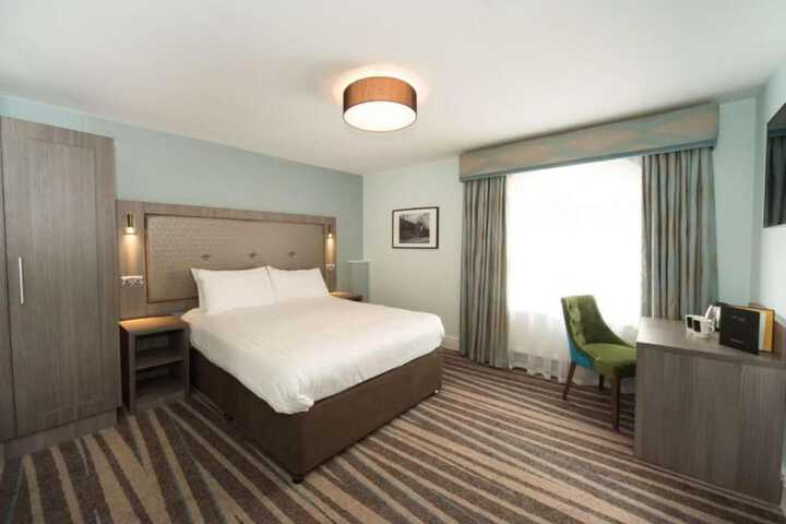 Room 4 of 72
