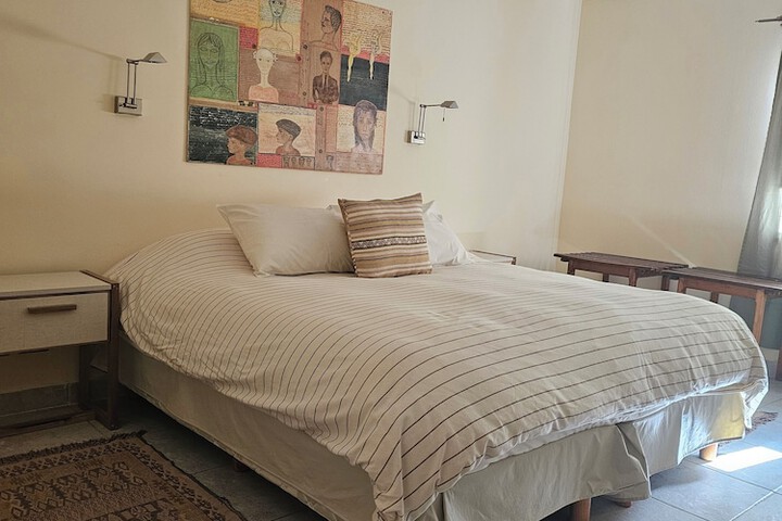 Room 4 of 27