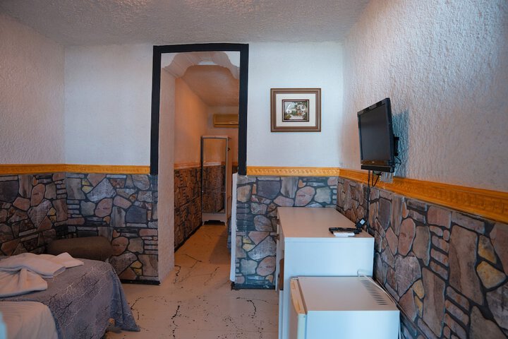 Room 16 of 60