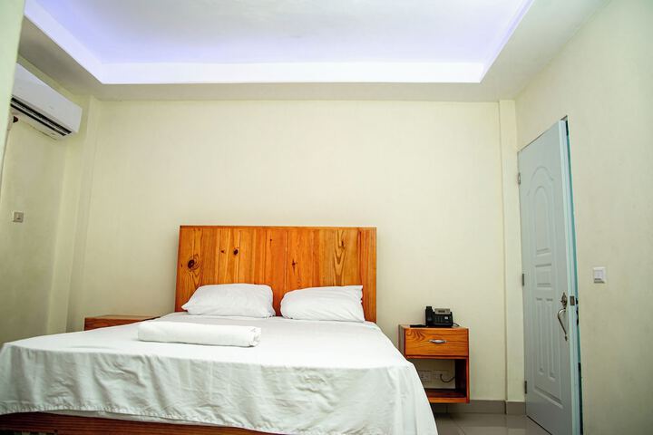 Room 11 of 23