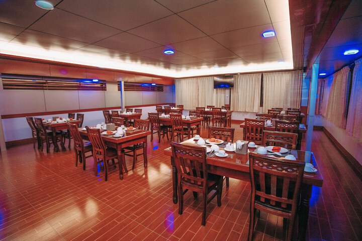 Dining 20 of 25