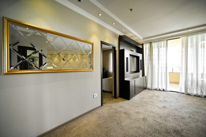 Room 48 of 77