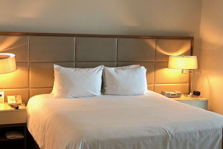 Room 10 of 86