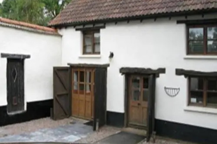 THE OLD STABLE