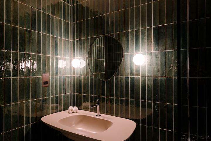 Room 5 of 23