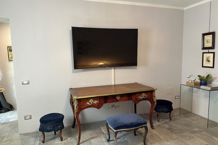 Room 10 of 49