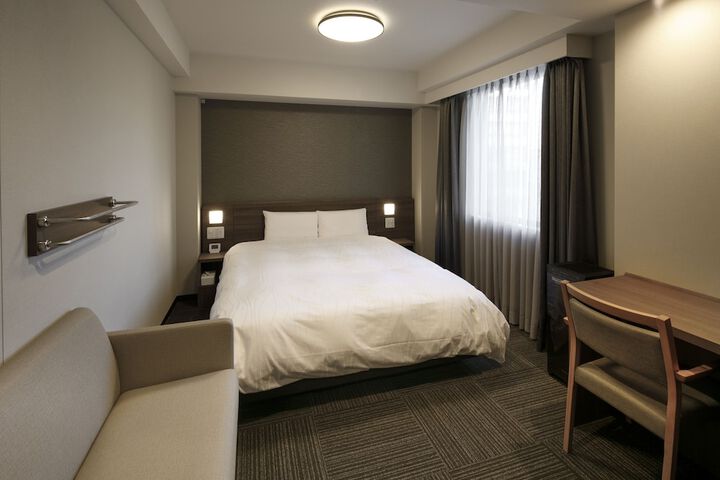 Room 7 of 48