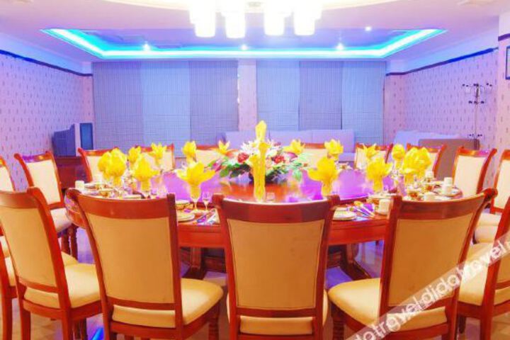 Room 2 of 11