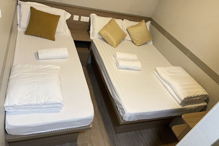Room 102 of 195
