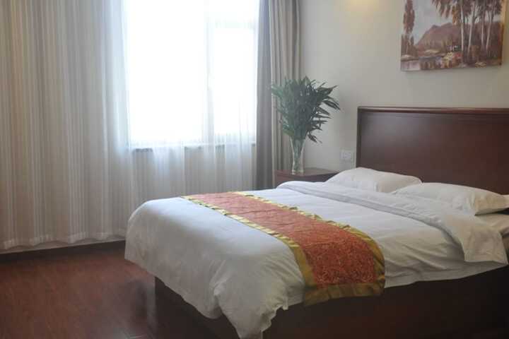 Room 8 of 45