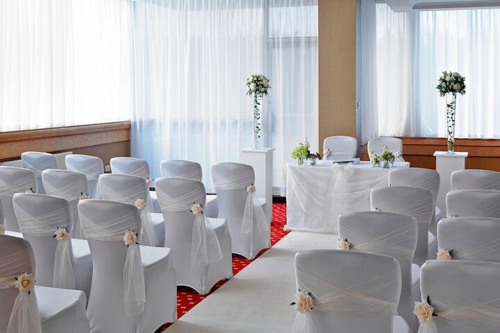 Ballroom/Hall 45 of 64