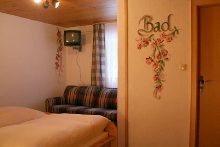 Room 2 of 54