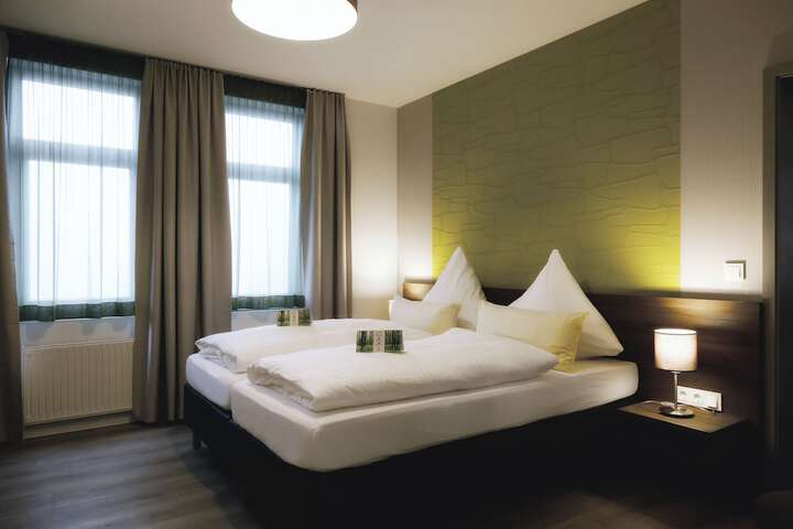 Room 27 of 209