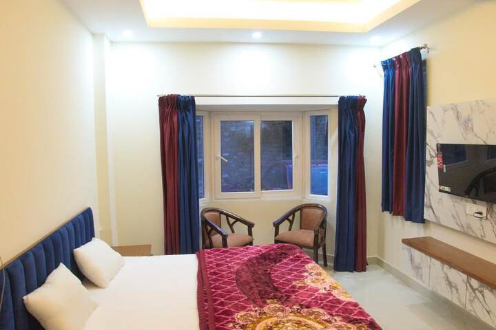 Room 4 of 24