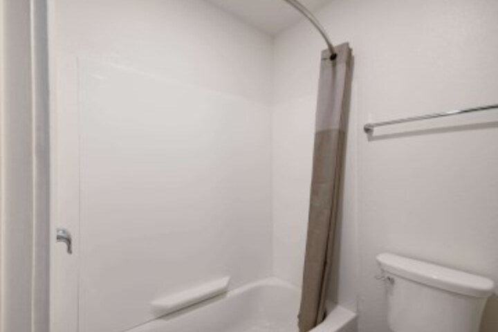 Room 28 of 38